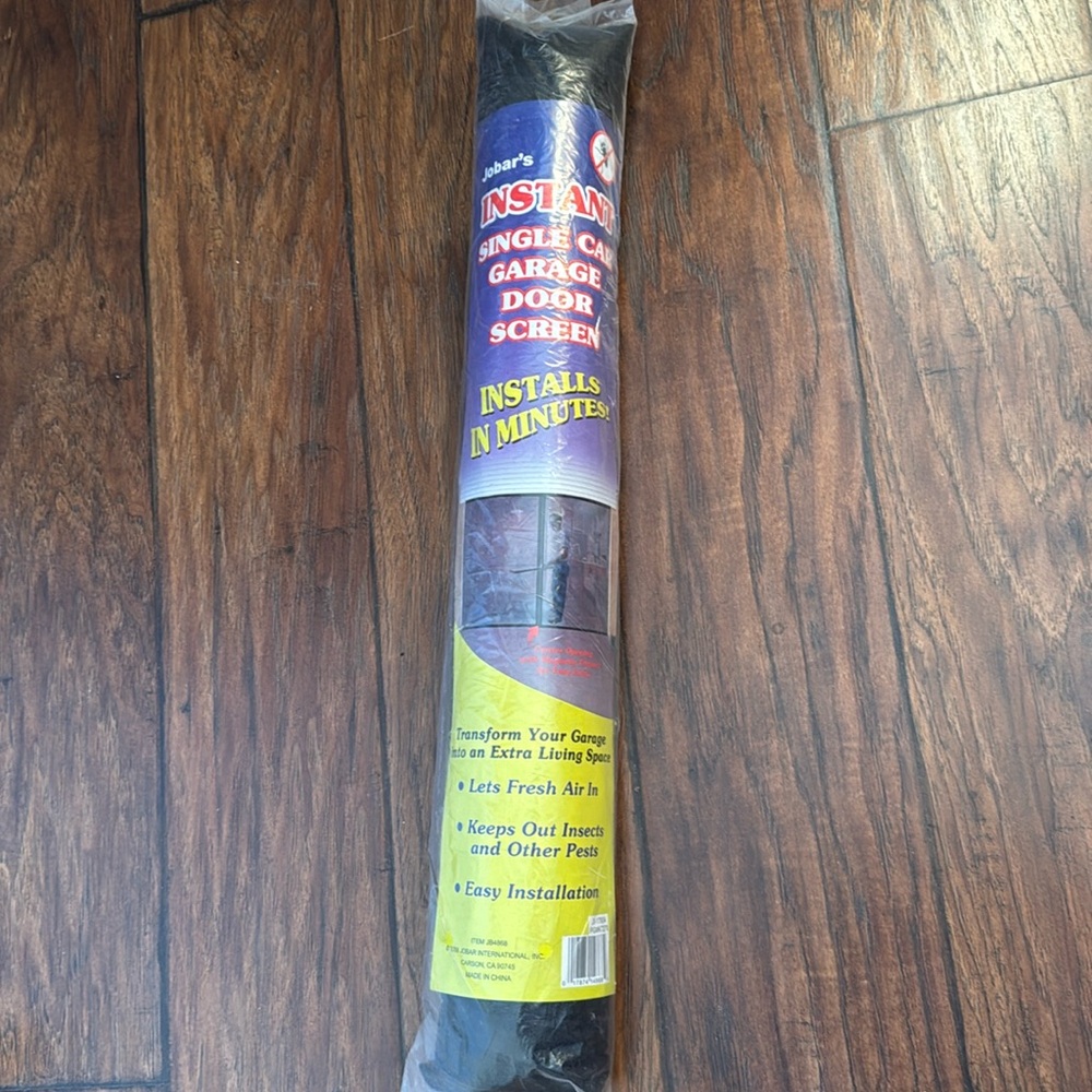 NWT. Mesh screen for singke car garage door